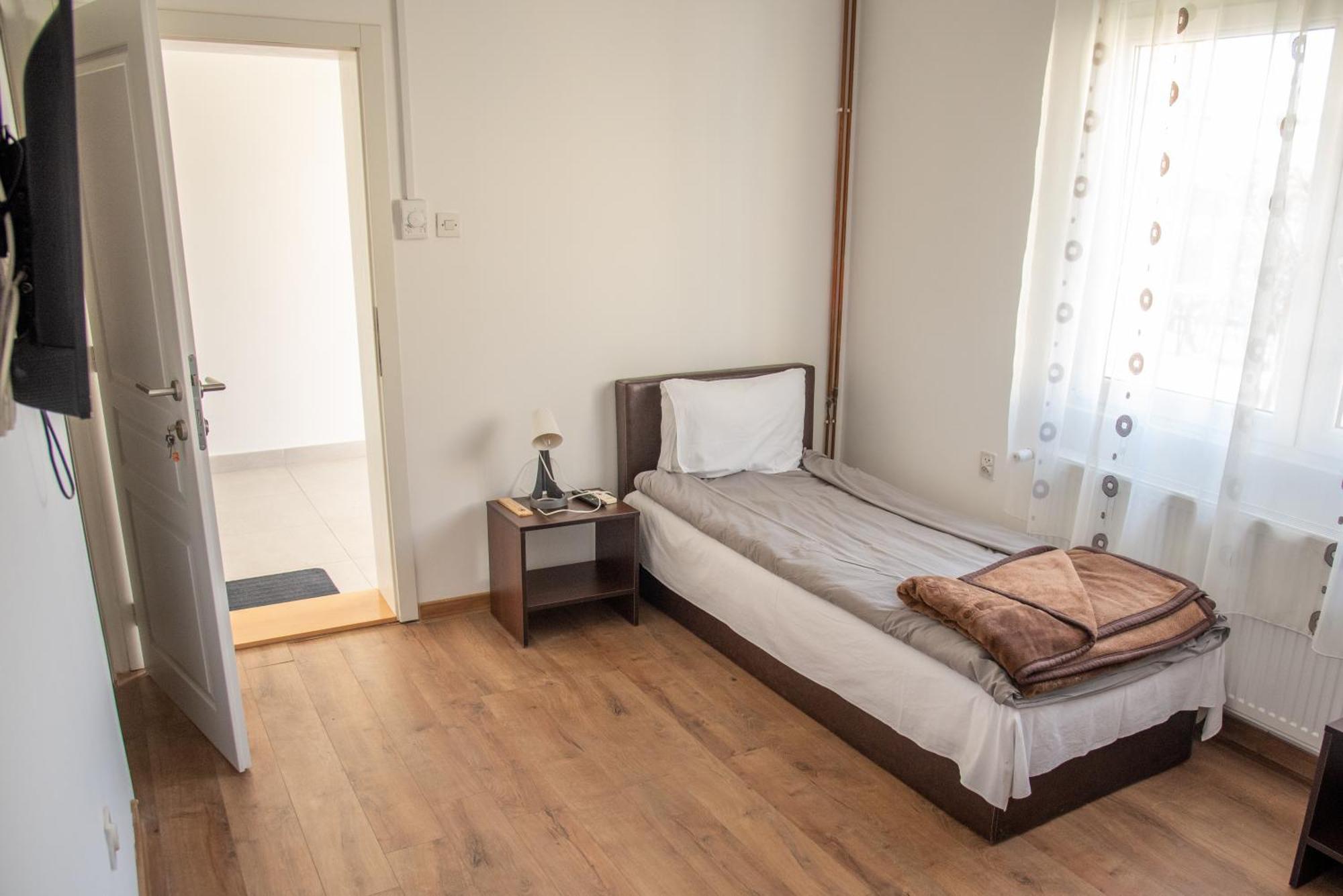 Apartments Kuca Aleksic Ni Екстериор снимка