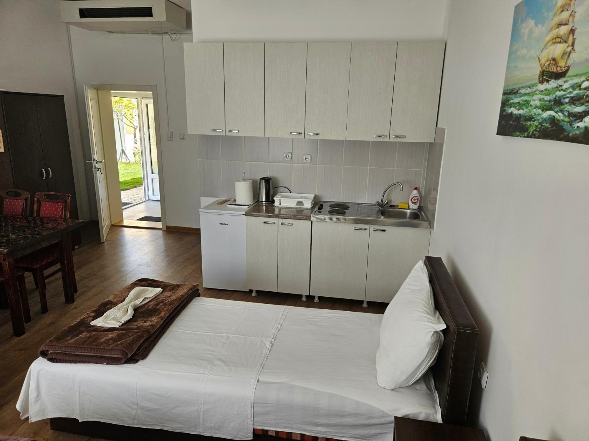 Apartments Kuca Aleksic Ni Екстериор снимка