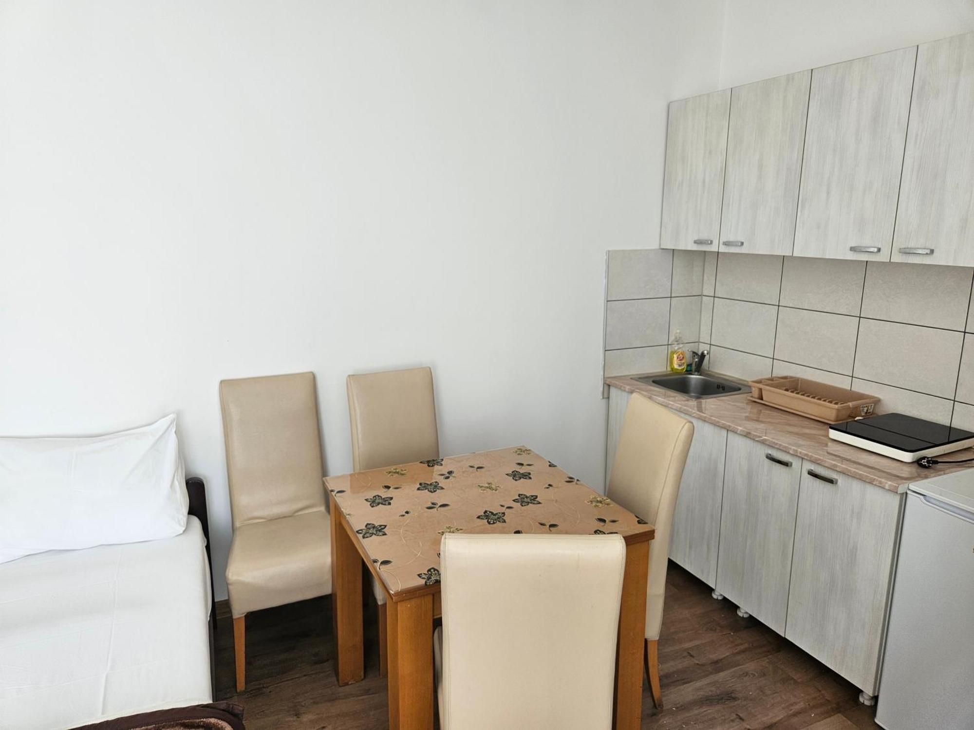 Apartments Kuca Aleksic Ni Екстериор снимка