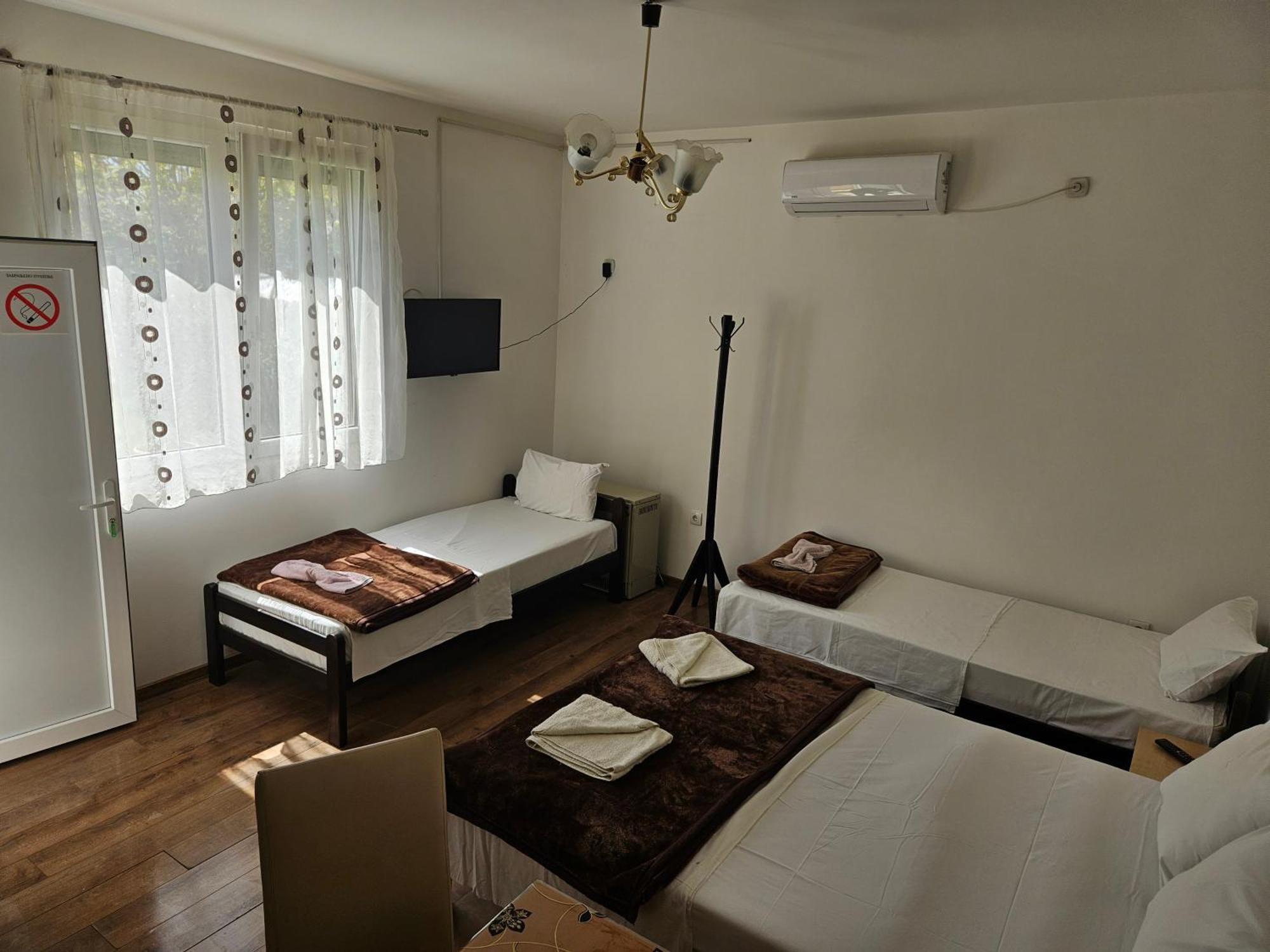 Apartments Kuca Aleksic Ni Екстериор снимка