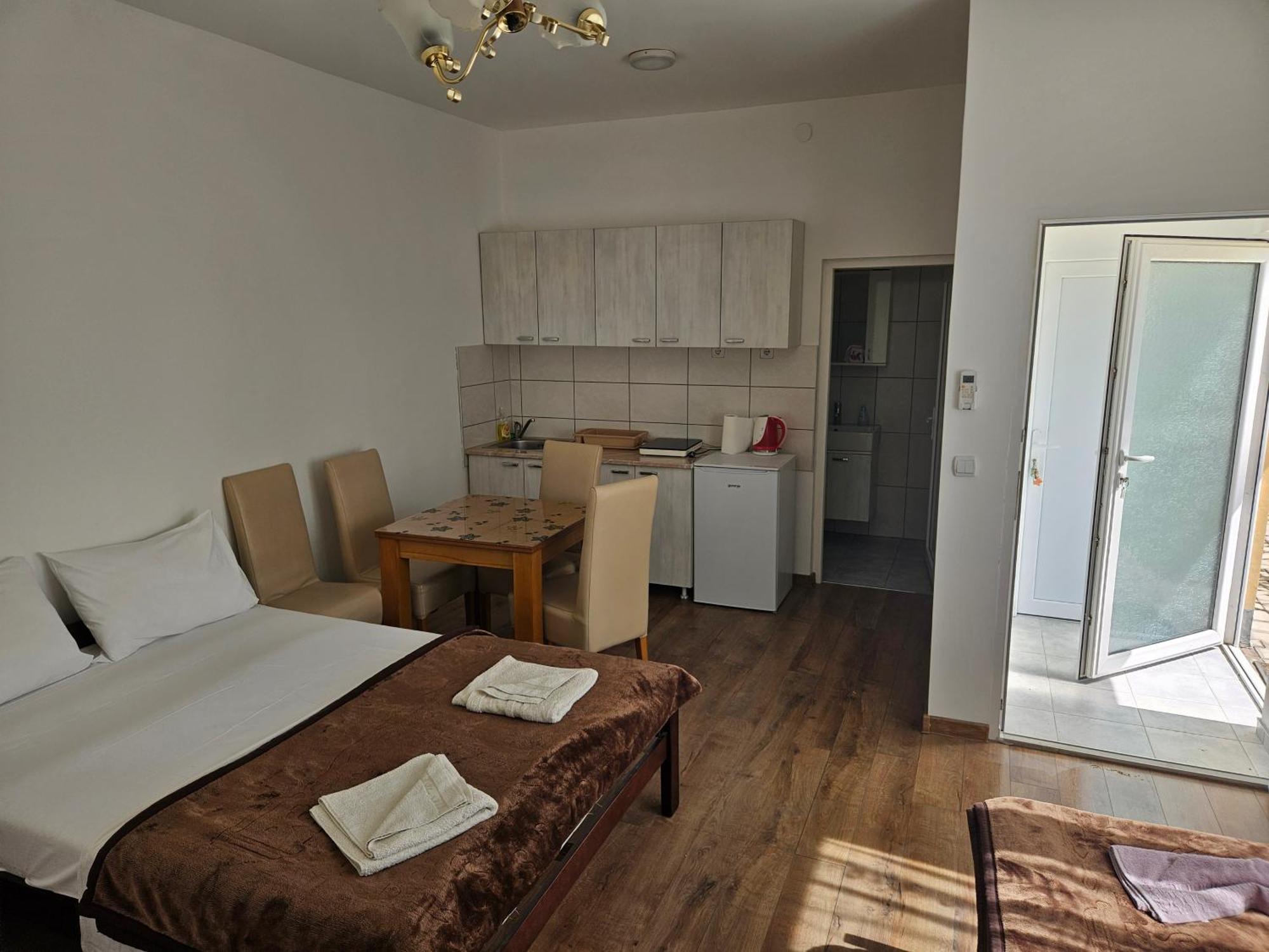 Apartments Kuca Aleksic Ni Екстериор снимка