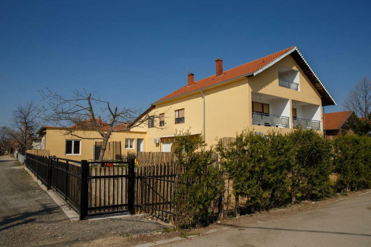 Apartments Kuca Aleksic Ni Екстериор снимка