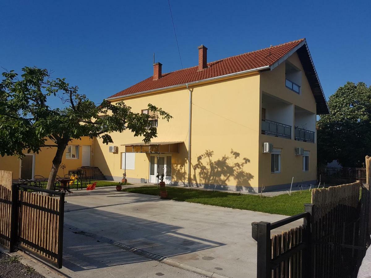 Apartments Kuca Aleksic Ni Екстериор снимка