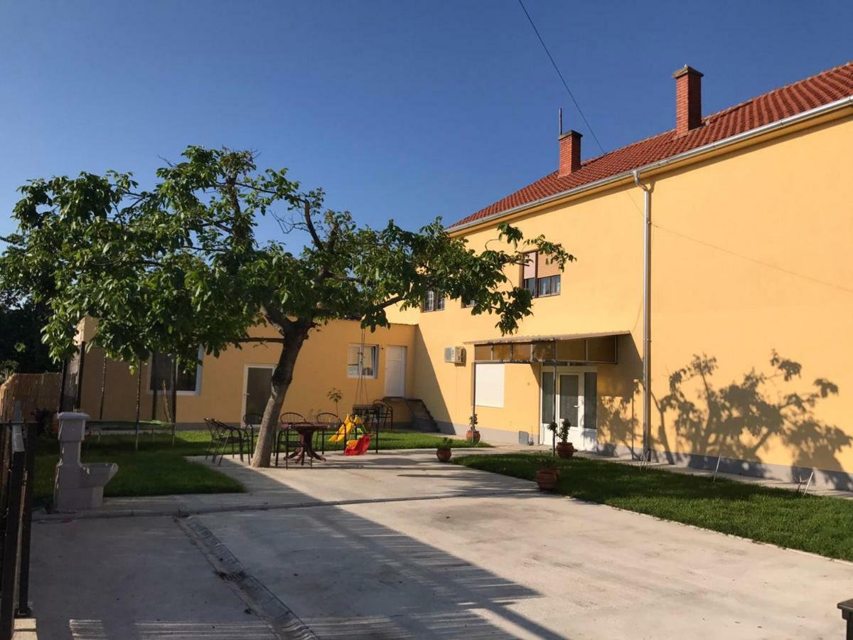 Apartments Kuca Aleksic Ni Екстериор снимка