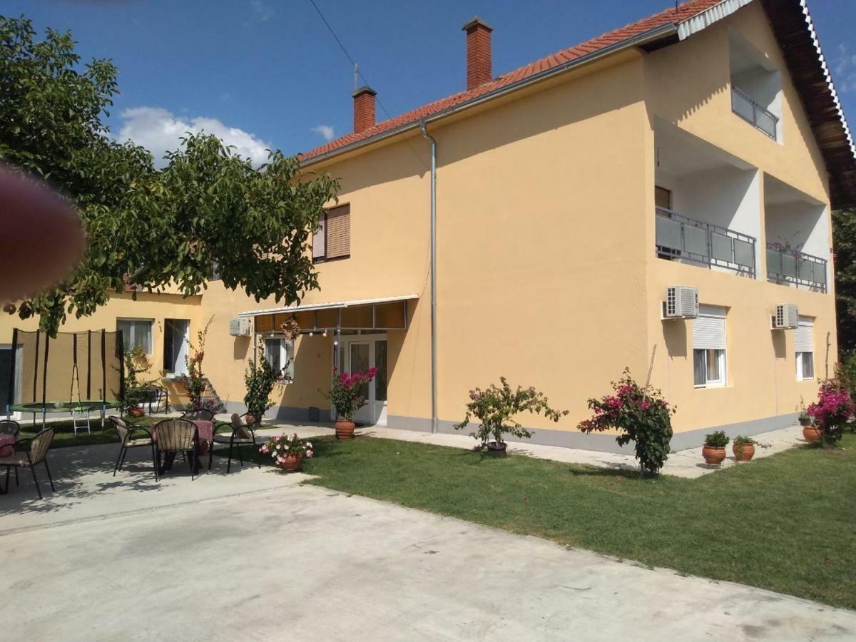 Apartments Kuca Aleksic Ni Екстериор снимка